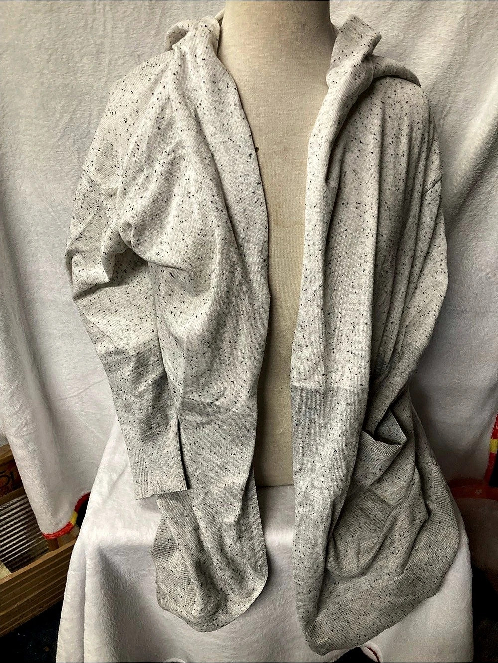 Chloe + Jasmine Speckled Hooded Vest in Gray Size 2X